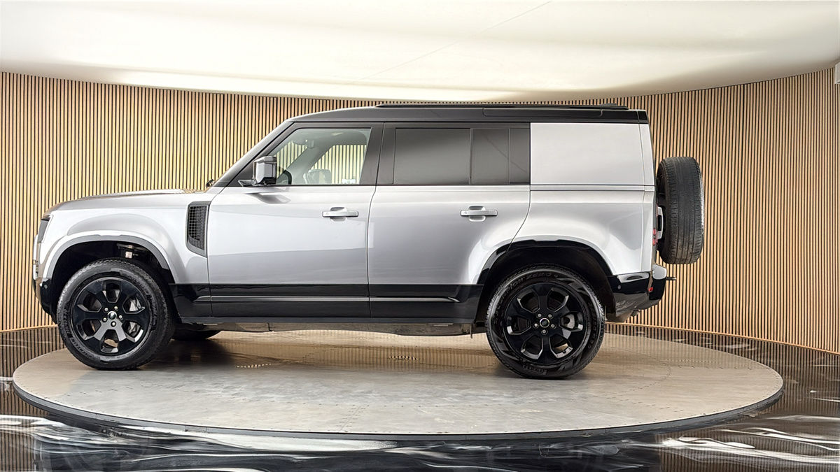 More views of Land Rover Defender 110