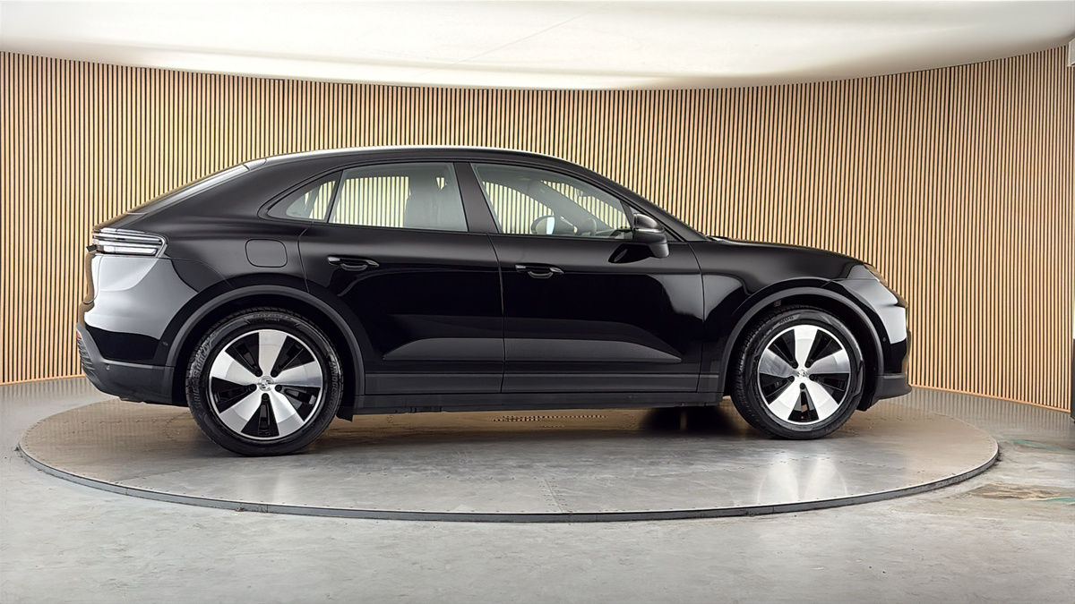 More views of Porsche Macan