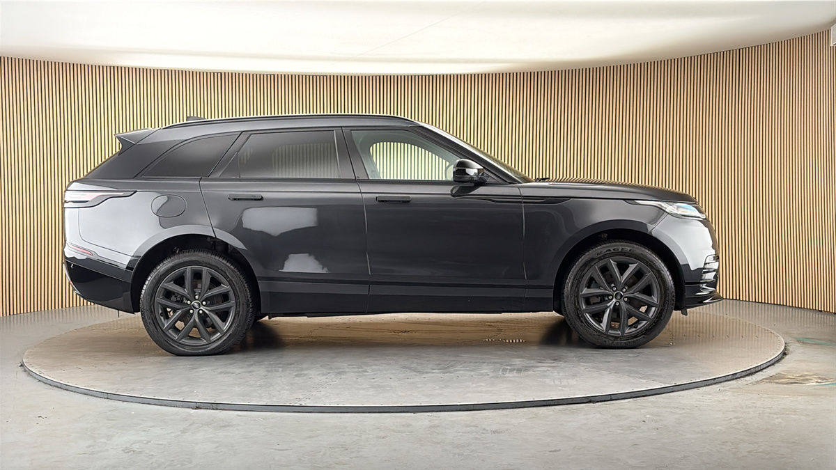 Land Rover Range Rover Velar Image 16