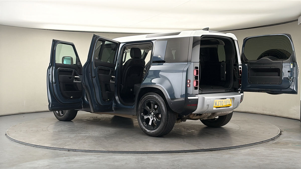More views of Land Rover Defender 110