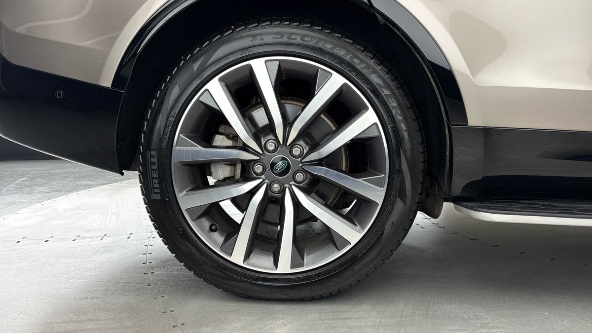 Land Rover Discovery Image 10