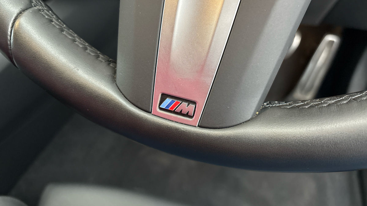 BMW 5 Series Image 6