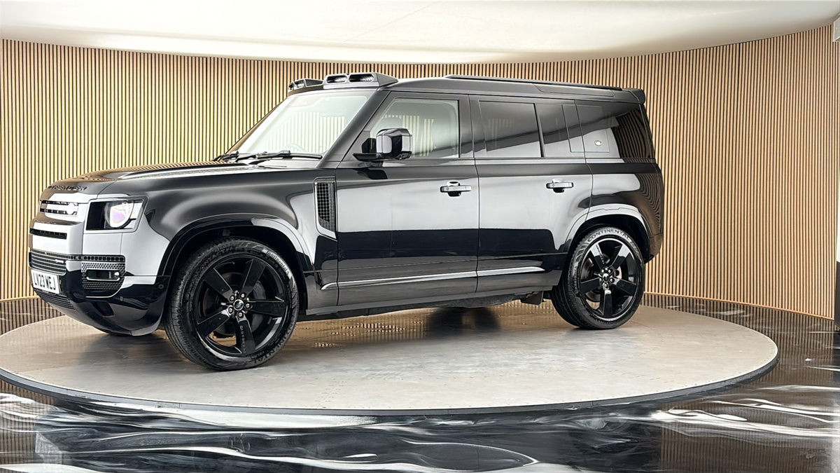 More views of Land Rover Defender 110