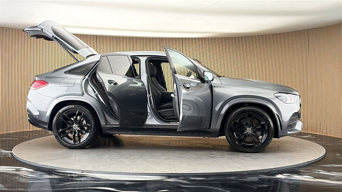 More views of Mercedes-Benz GLE