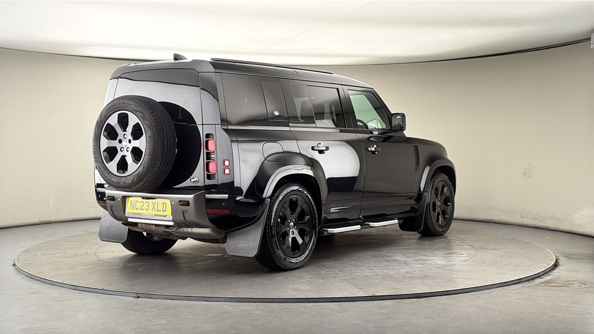 More views of Land Rover Defender 110