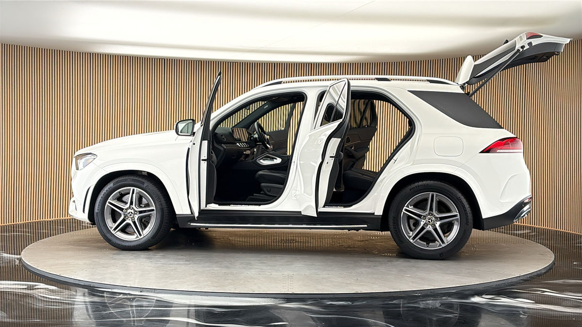 More views of Mercedes-Benz GLE