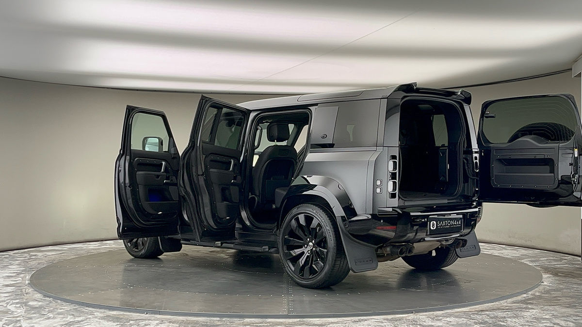 More views of Land Rover Defender 110