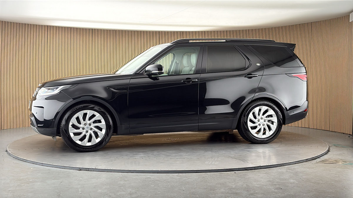 More views of Land Rover Discovery
