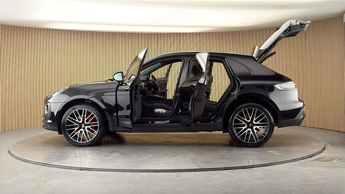 More views of Porsche Macan