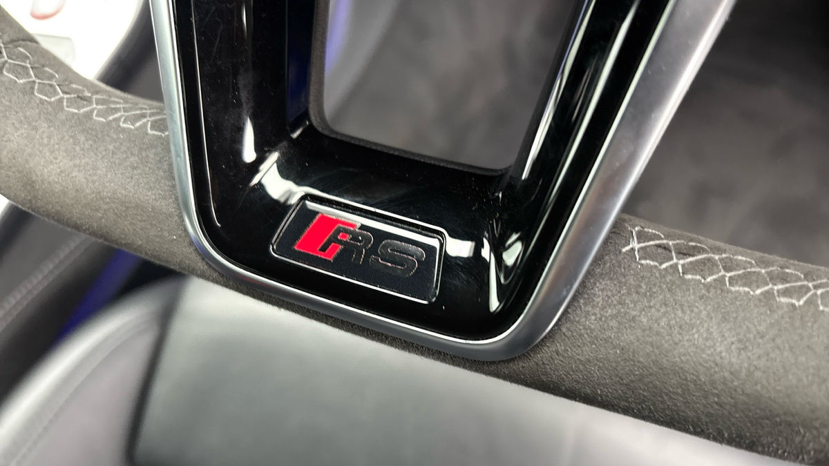 Audi RS6 Avant Image 25