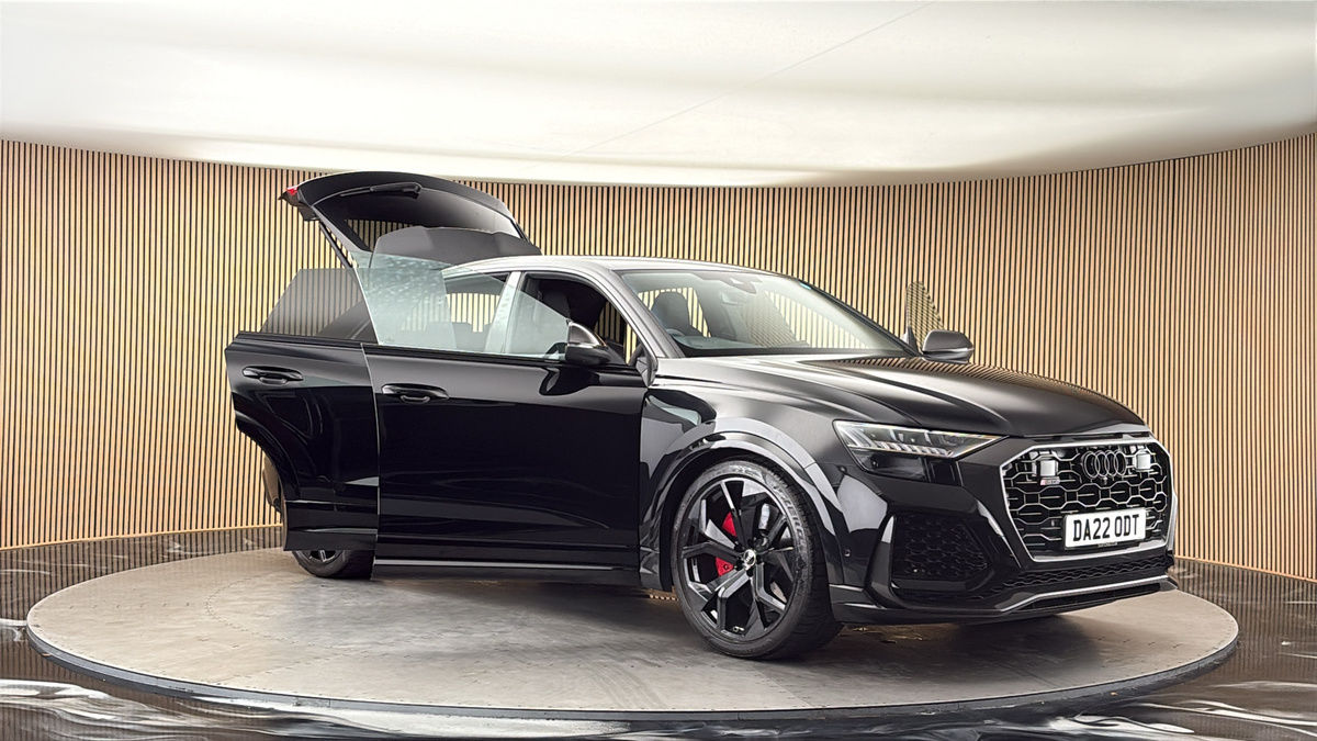 More views of Audi RSQ8