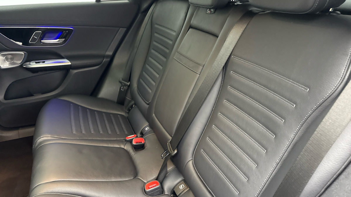 Mercedes-Benz GLC Image 8