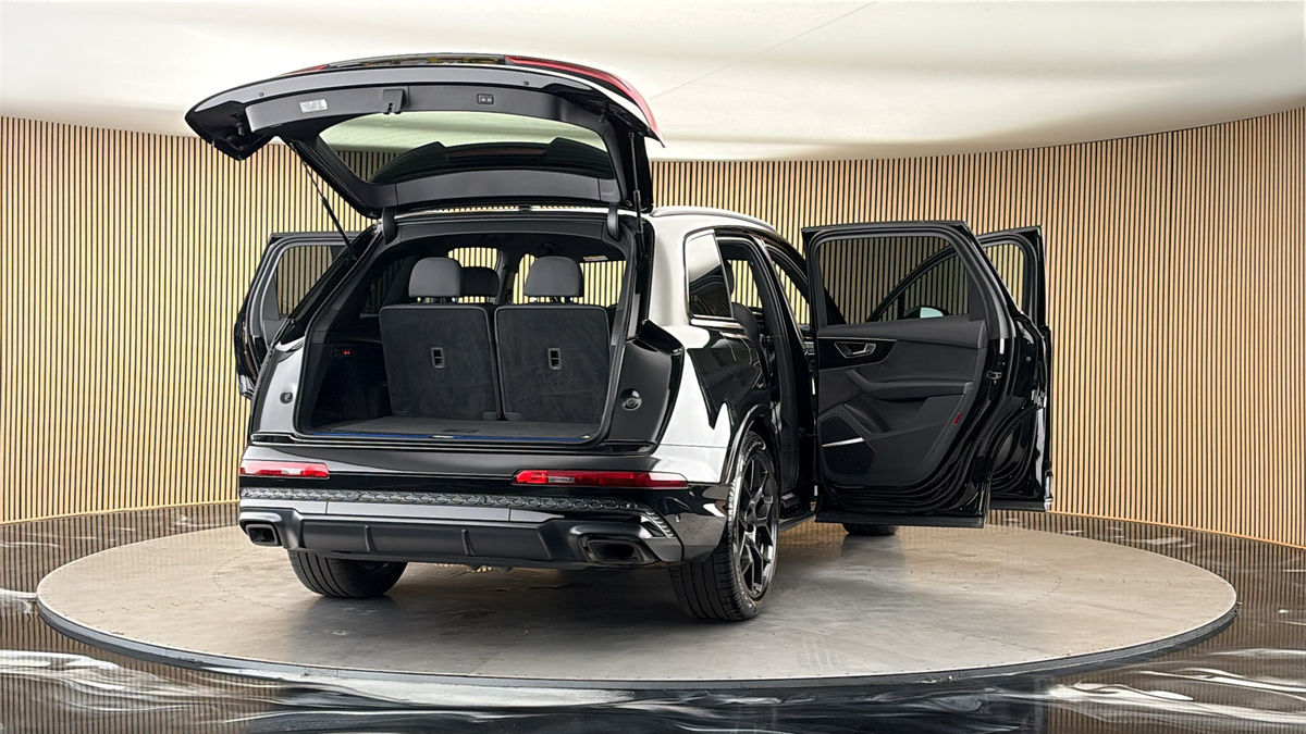 More views of Audi Q7