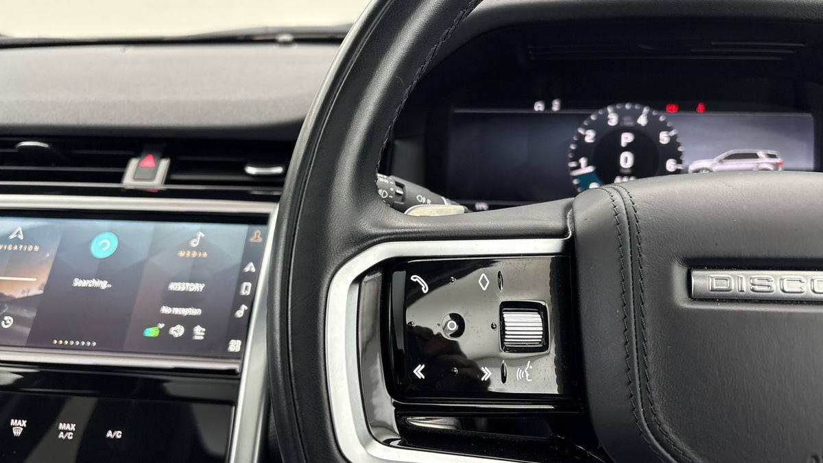 Land Rover Discovery Sport Image 13