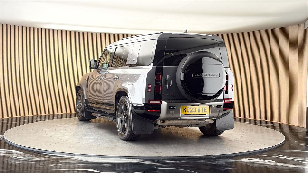 More views of Land Rover Defender 110