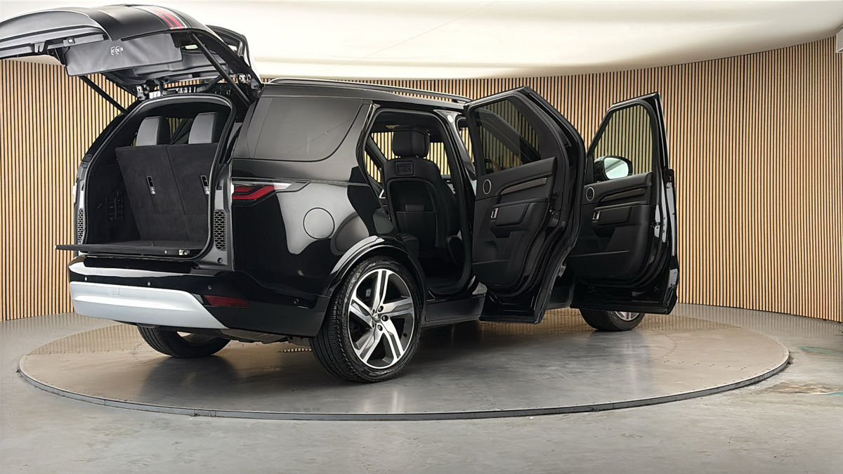 More views of Land Rover Discovery