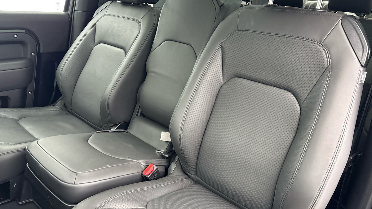 Land Rover Defender 90 Urban Image 7