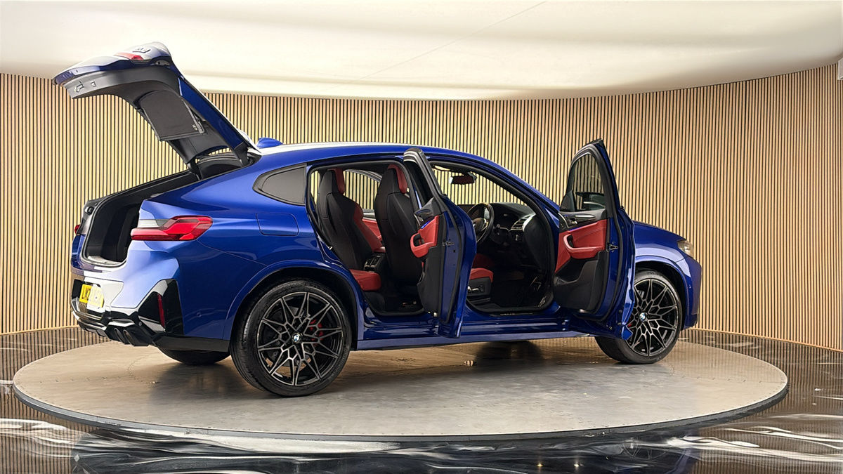 More views of BMW X4 M