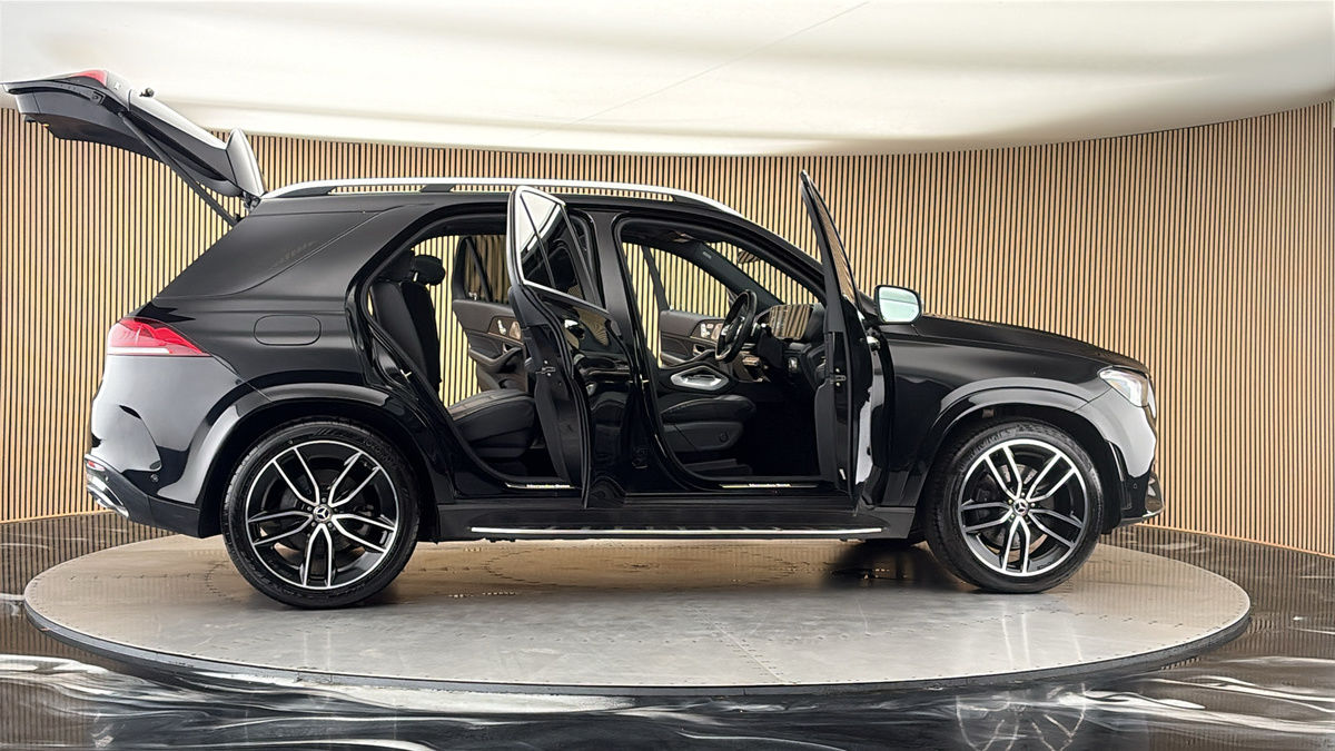 More views of Mercedes-Benz GLE