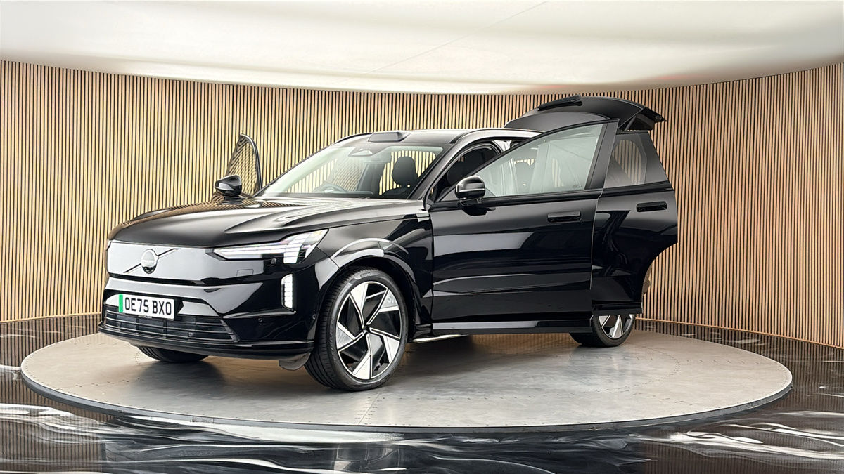 More views of Volvo EX90
