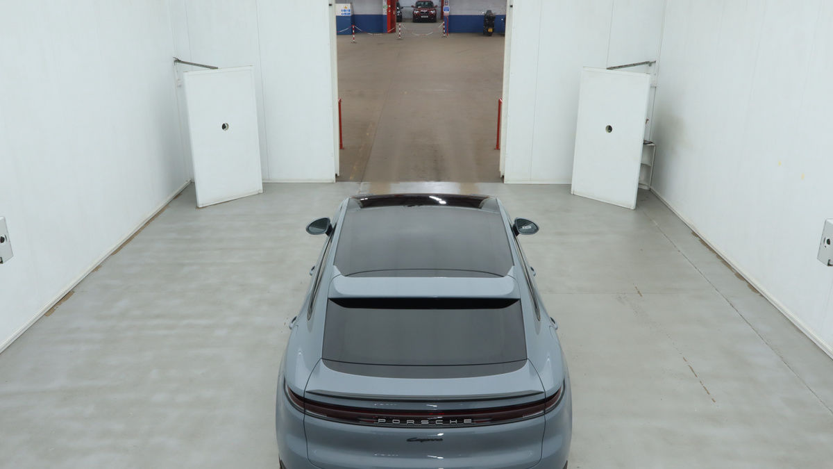 Porsche Cayenne Image 8