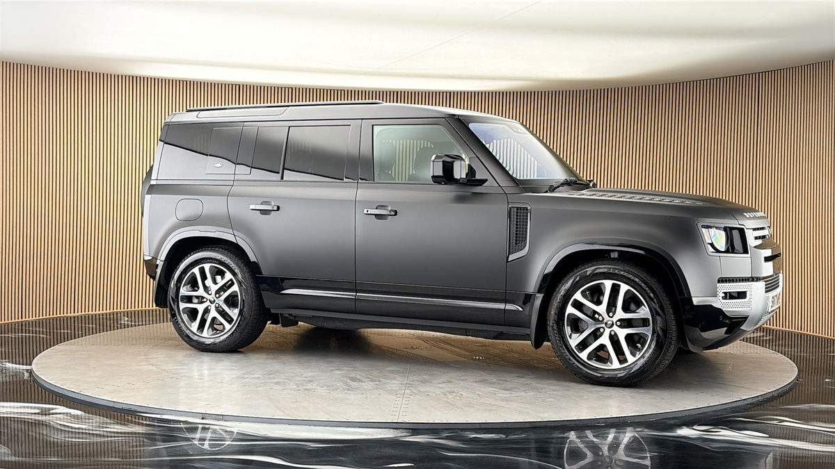More views of Land Rover Defender 110