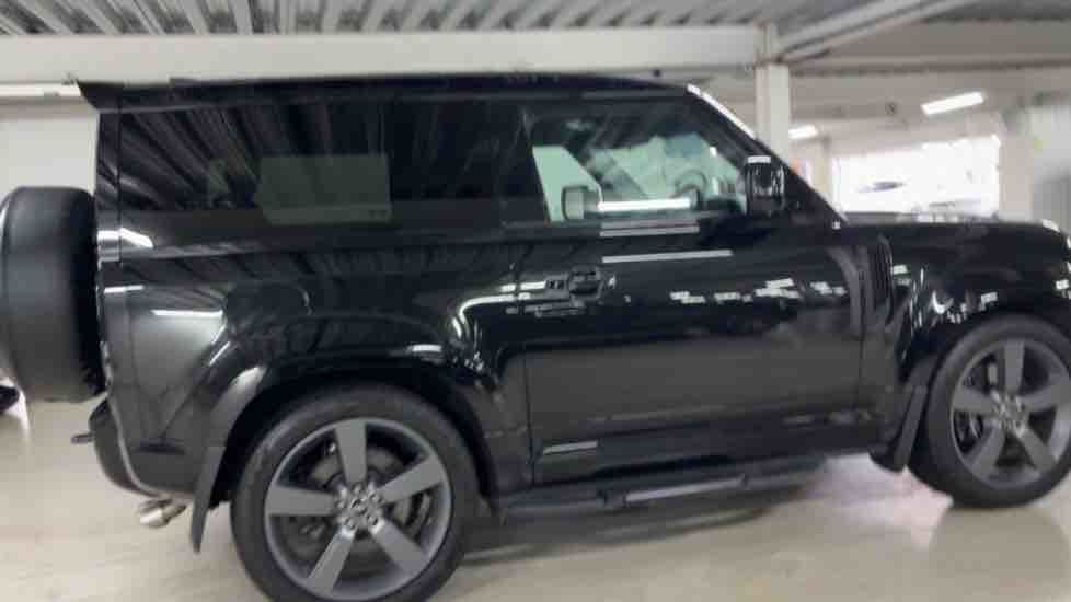 More views of Land Rover Defender 90
