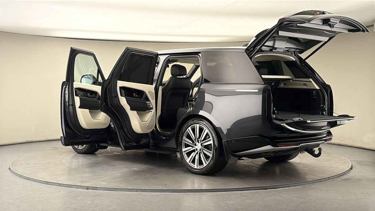 More views of Land Rover Range Rover