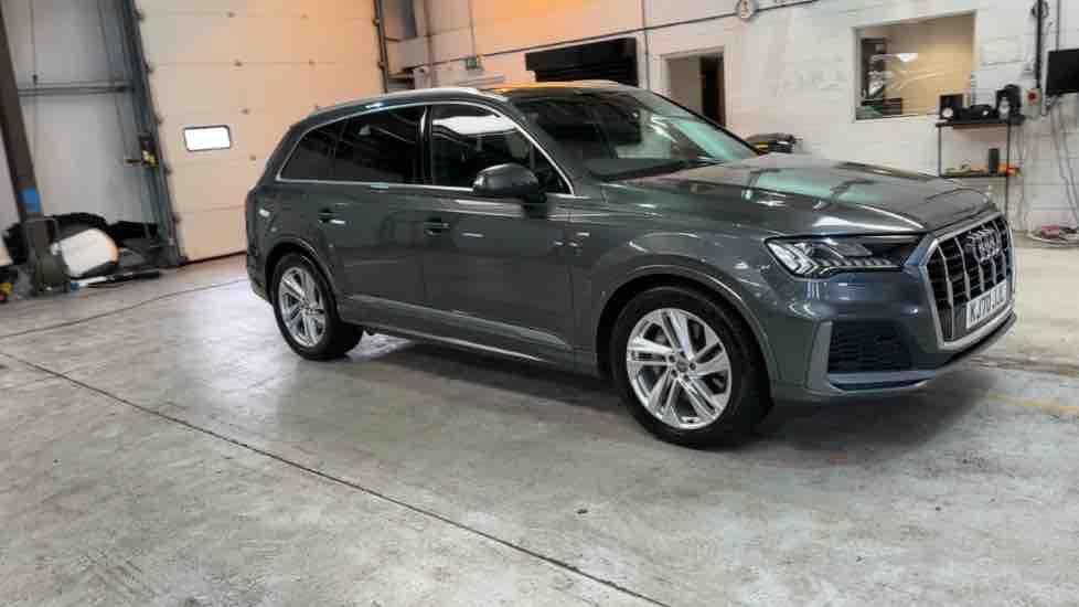 More views of Audi Q7
