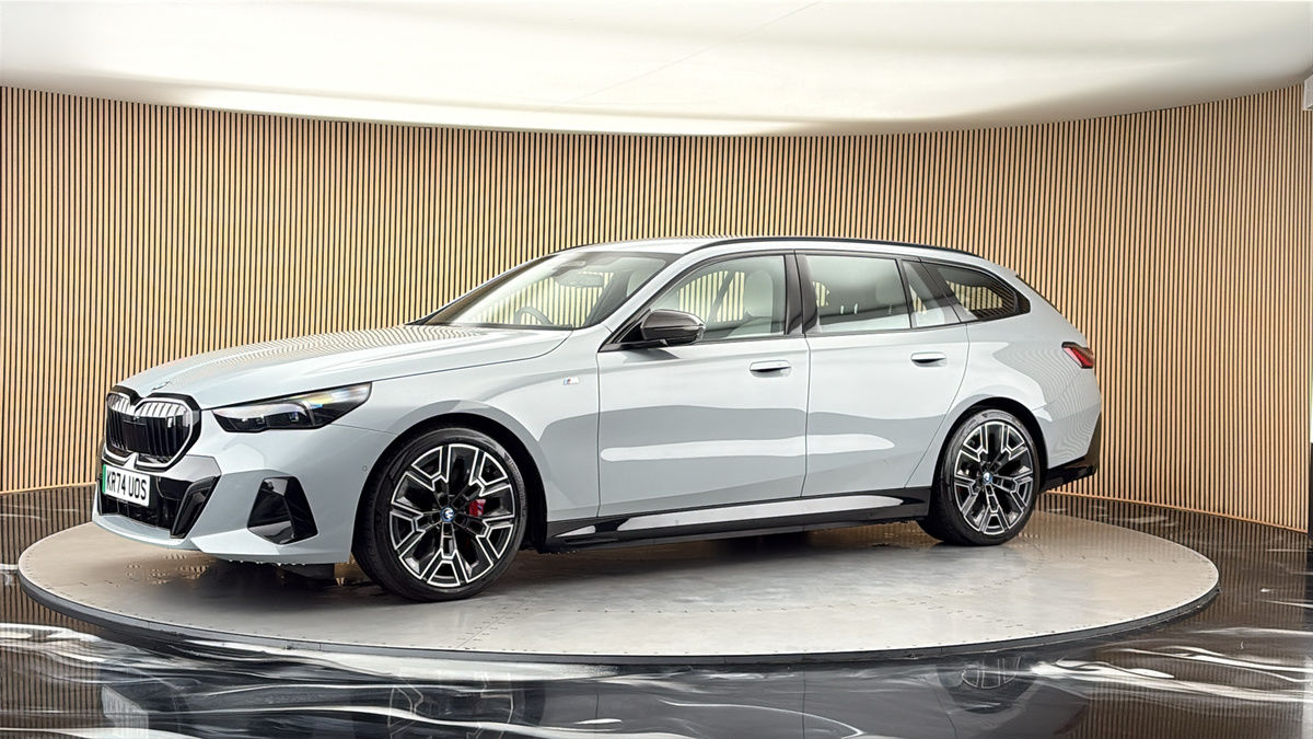 More views of BMW i5