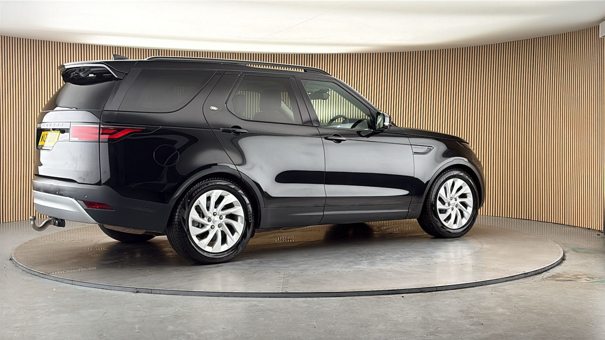 More views of Land Rover Discovery