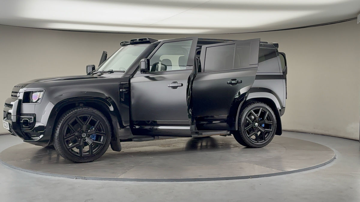 More views of Land Rover Defender 110