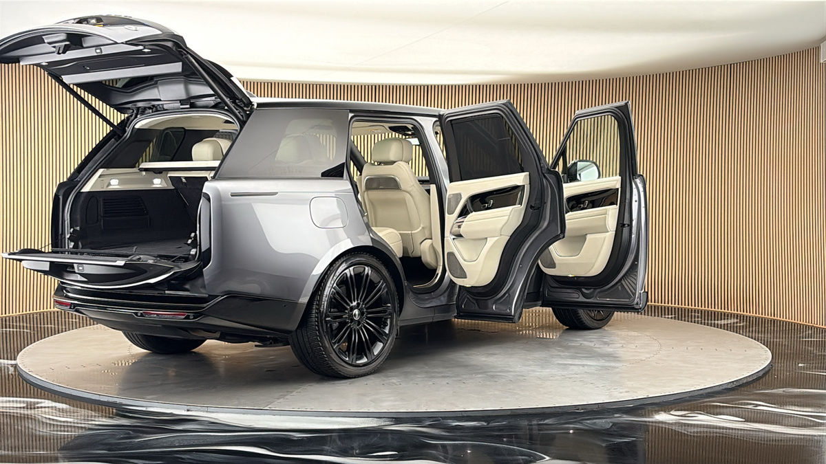 More views of Land Rover Range Rover