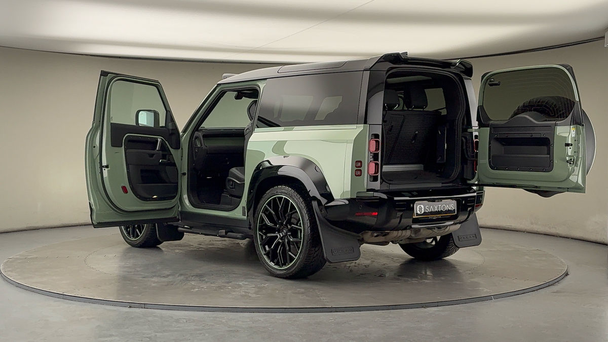 More views of Land Rover Defender 90