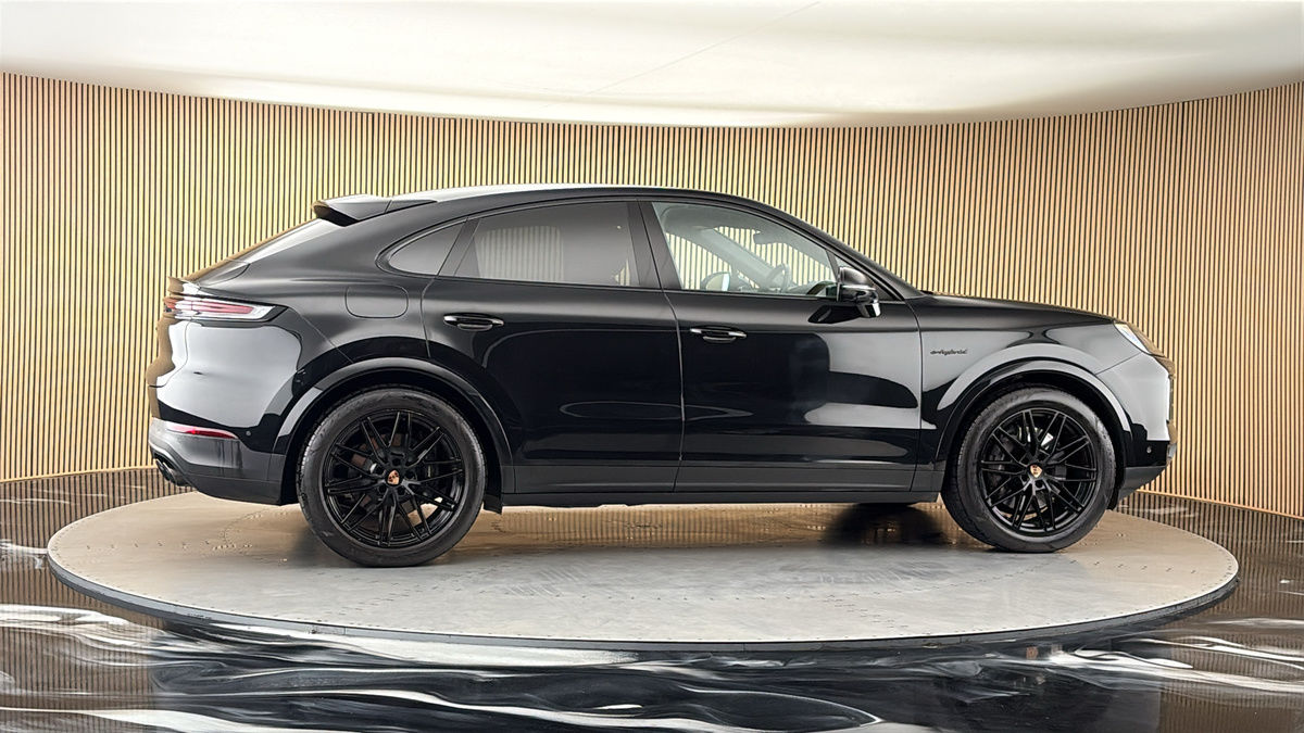More views of Porsche Cayenne
