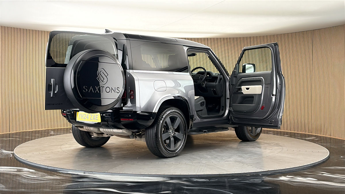 More views of Land Rover Defender 90