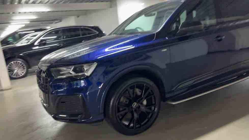 More views of Audi Q7
