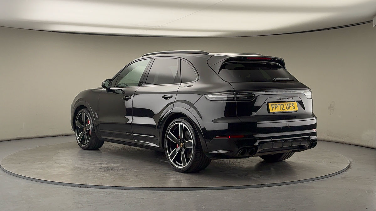 Porsche Cayenne Image 2