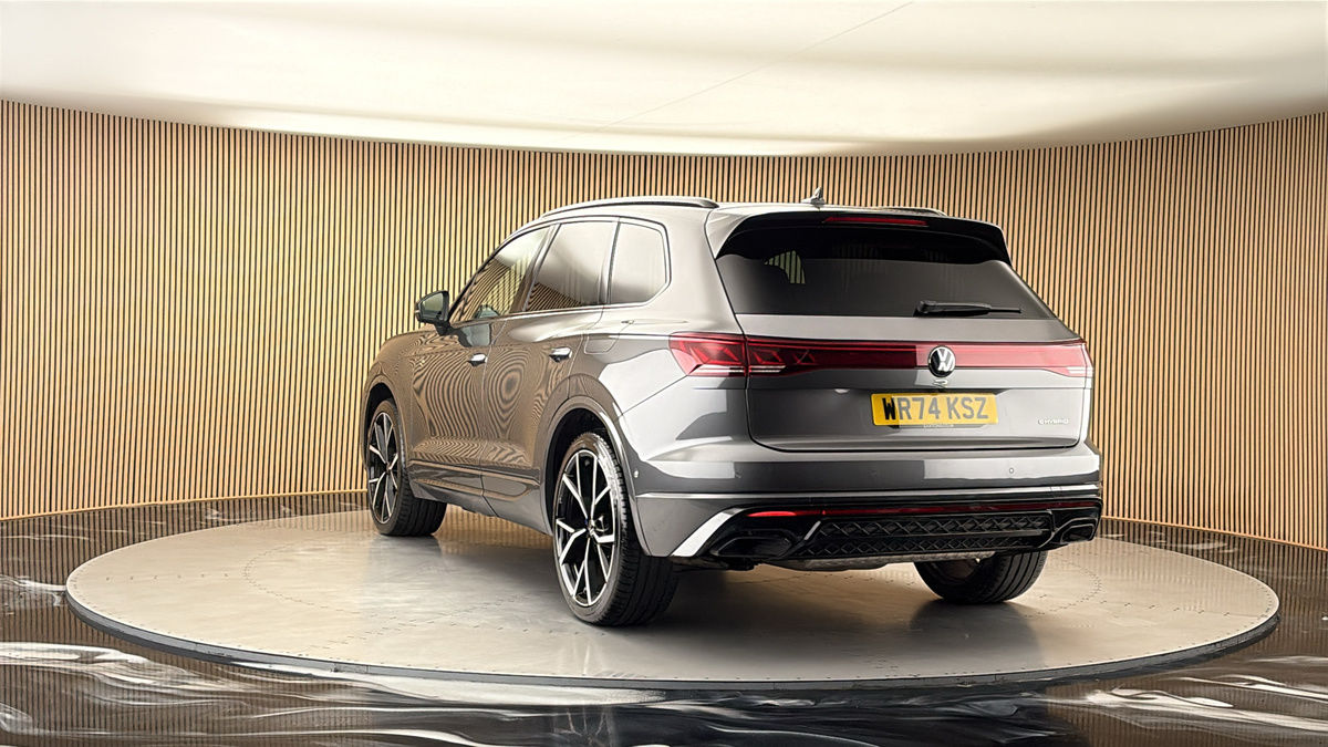 More views of Volkswagen Touareg