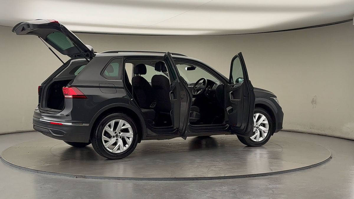 More views of Volkswagen Tiguan