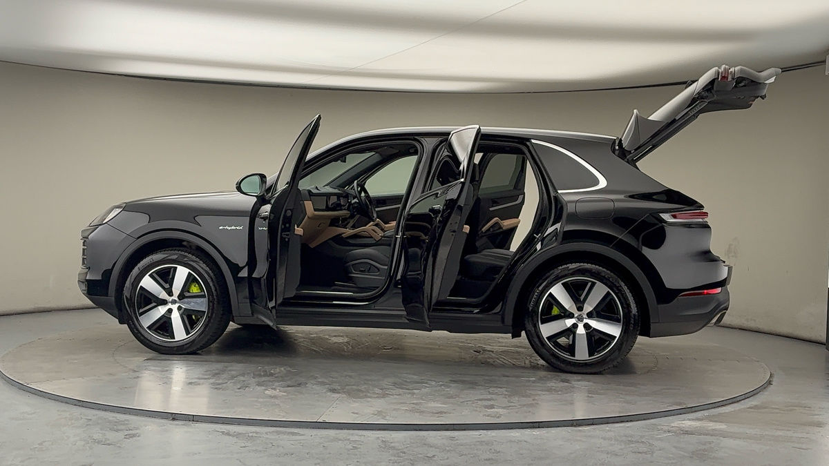 More views of Porsche Cayenne