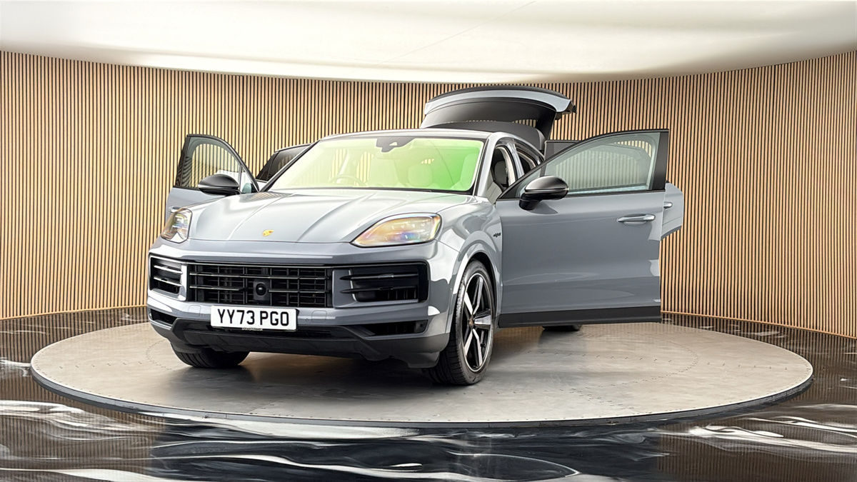 More views of Porsche Cayenne