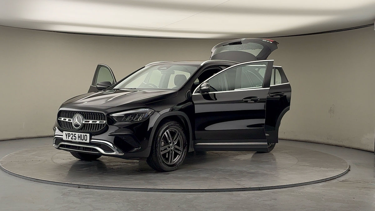 More views of Mercedes-Benz GLA