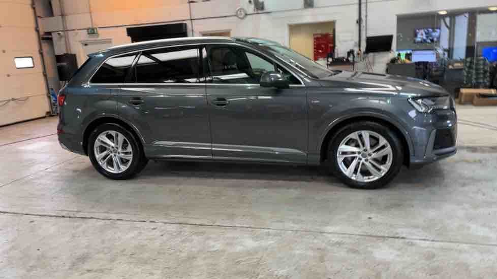 More views of Audi Q7