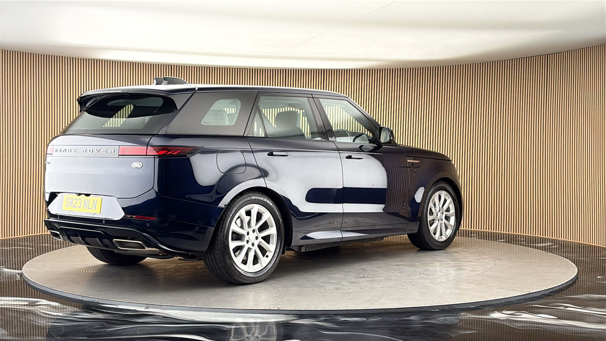 Land Rover Range Rover Sport Image 21