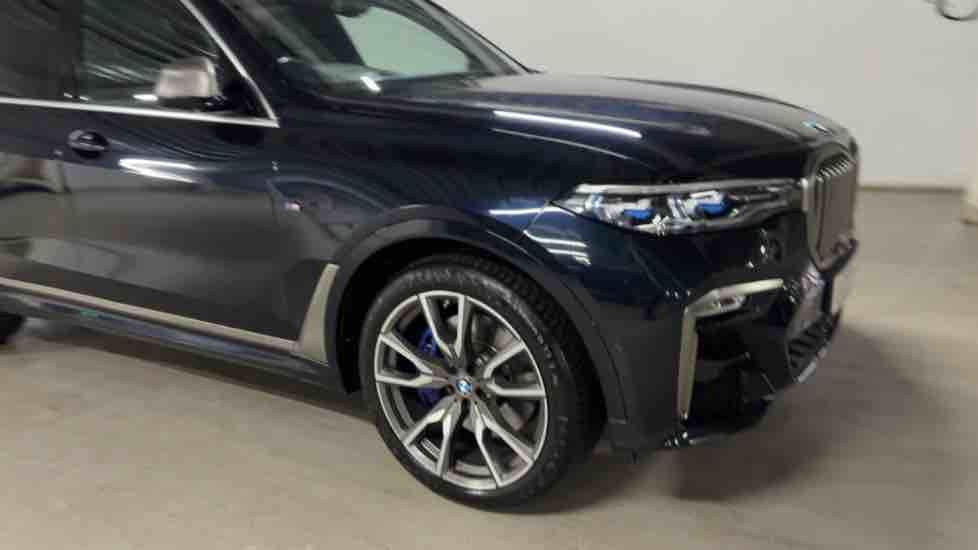 More views of BMW X7