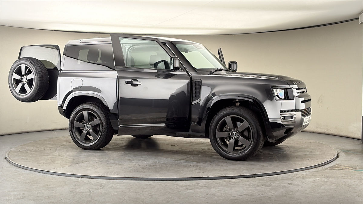 More views of Land Rover Defender 90