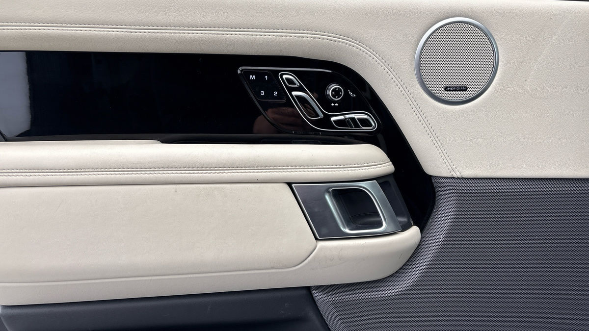 Land Rover Range Rover Image 19