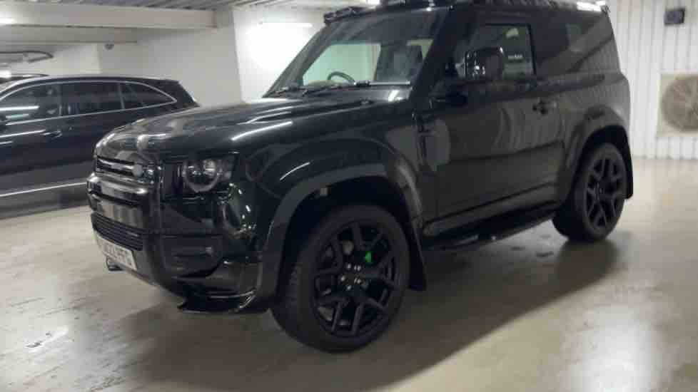 More views of Land Rover Defender 90