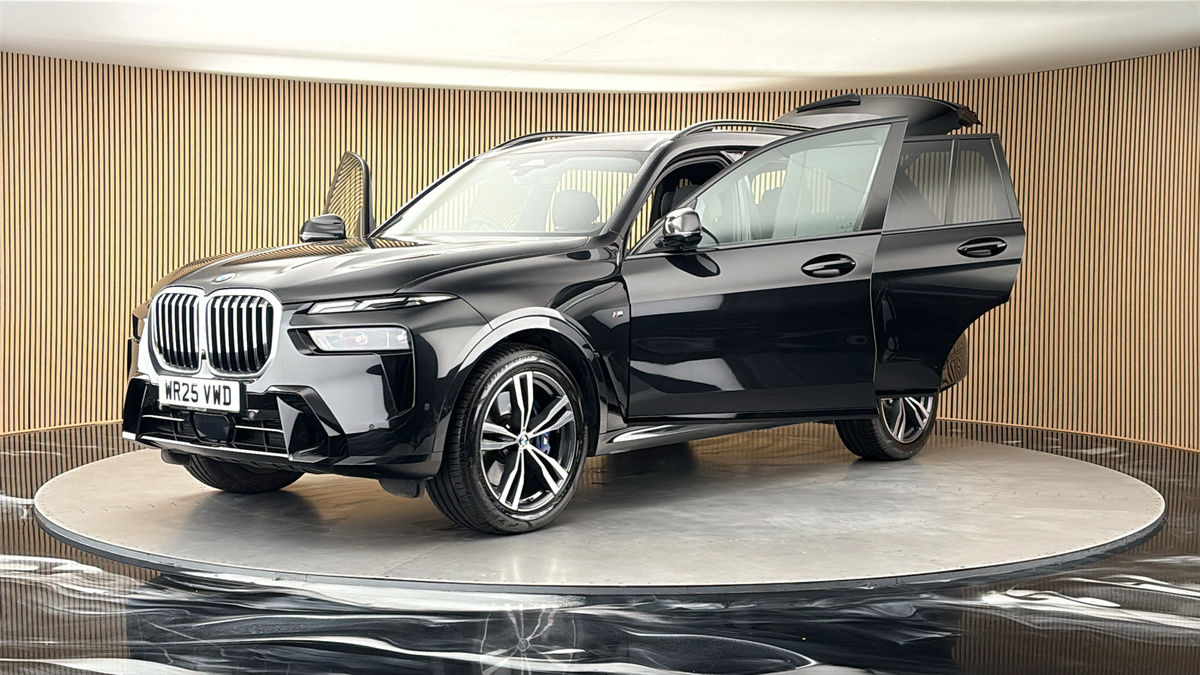 More views of BMW X7